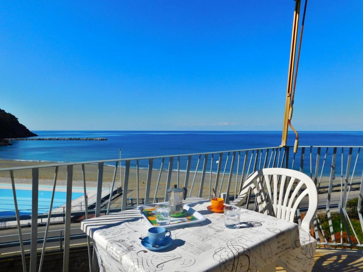 Trilocale Con Meravigliosa Vista Mare, Levanto Luaran gambar